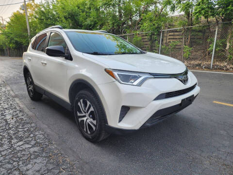 2017 Toyota RAV4 LE AWD photo