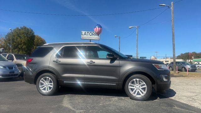 2017 Ford Explorer XLT FWD photo