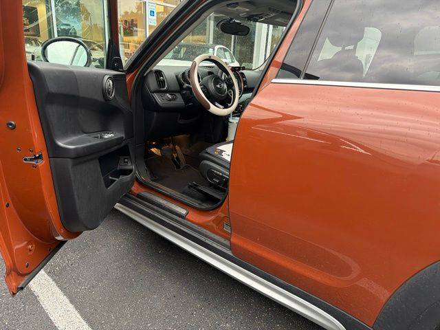 2017 MINI Countryman Cooper FWD photo