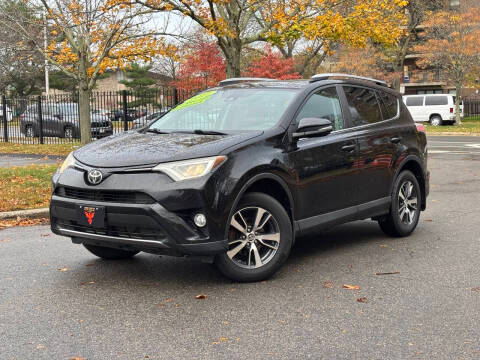 2017 Toyota RAV4 XLE AWD photo