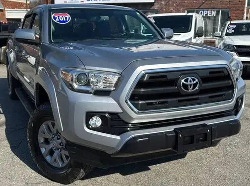 2017 Toyota Tacoma SR5 4WD photo
