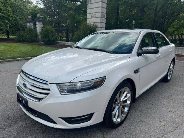 2017 Ford Taurus Limited AWD photo