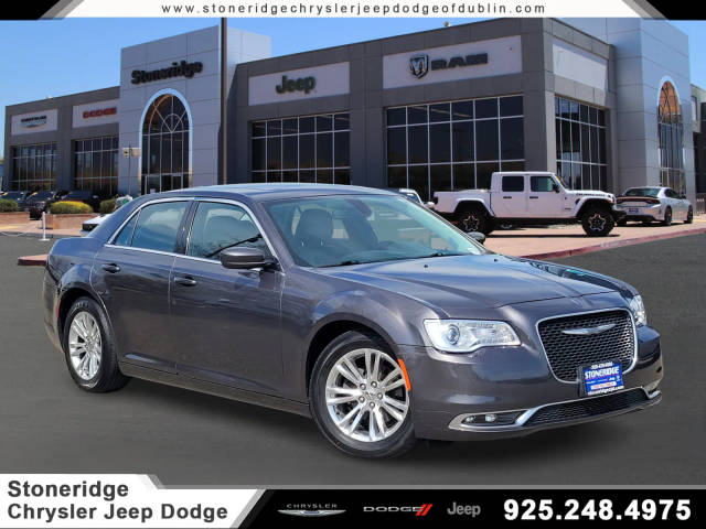 2017 Chrysler 300 Limited RWD photo