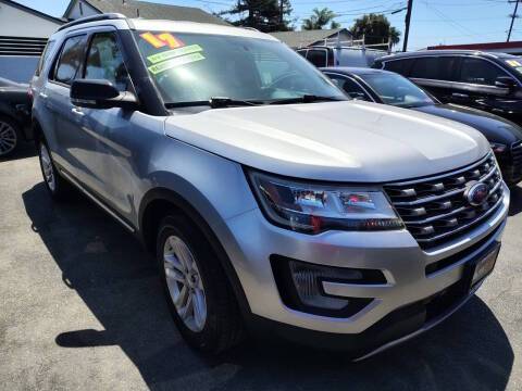 2017 Ford Explorer XLT FWD photo
