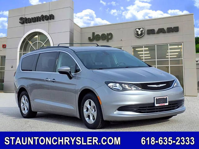 2017 Chrysler Pacifica Minivan LX FWD photo