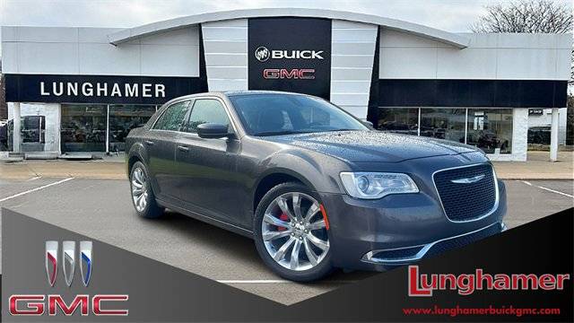 2017 Chrysler 300 Limited RWD photo