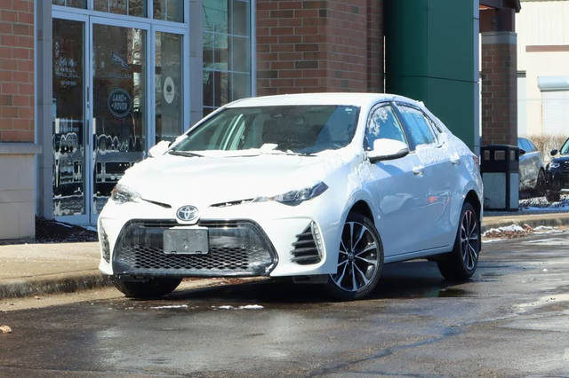 2017 Toyota Corolla SE FWD photo