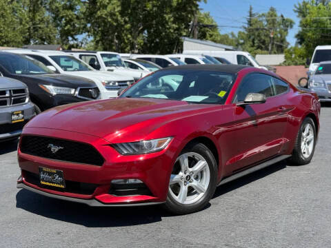 2017 Ford Mustang V6 RWD photo
