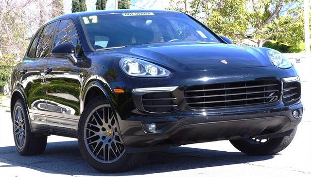 2017 Porsche Cayenne AWD photo