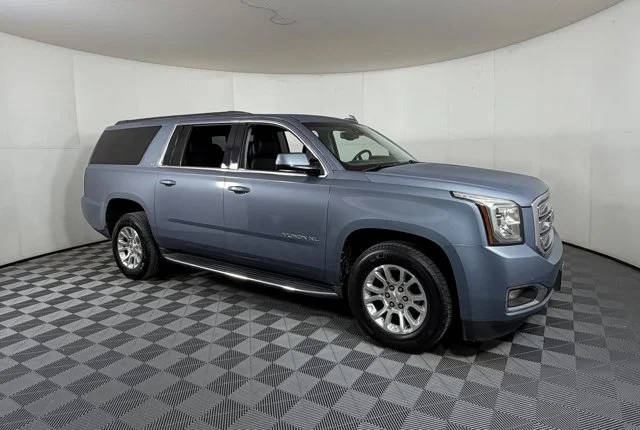 2016 GMC Yukon XL SLT RWD photo