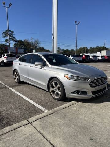 2016 Ford Fusion SE FWD photo