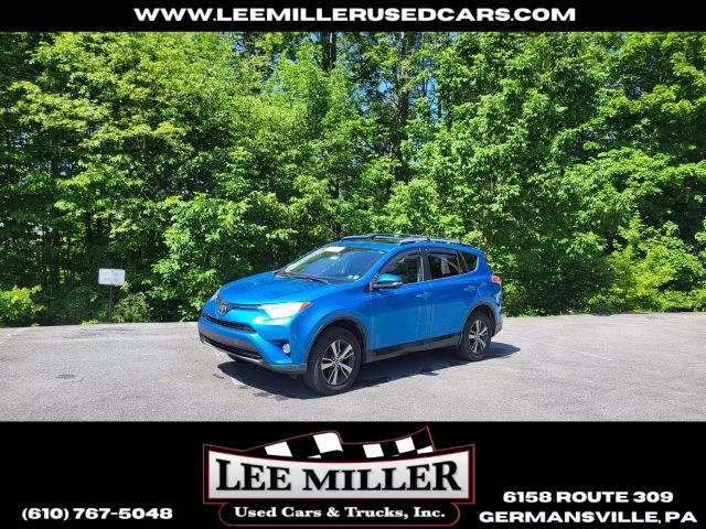 2017 Toyota RAV4 XLE AWD photo