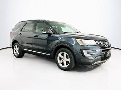 2017 Ford Explorer XLT 4WD photo