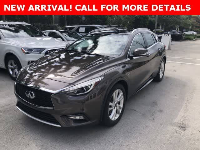 2017 Infiniti QX30 Premium FWD photo