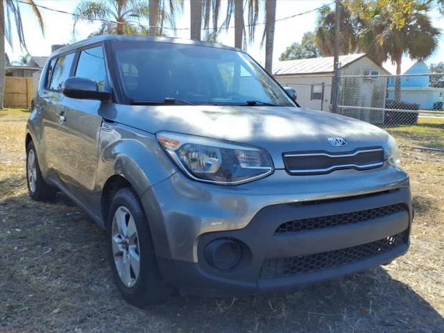 2017 Kia Soul Base FWD photo
