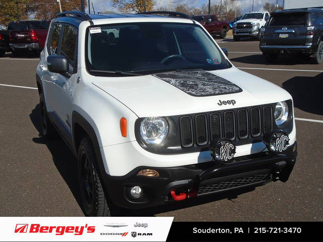 2017 Jeep Renegade Deserthawk 4WD photo