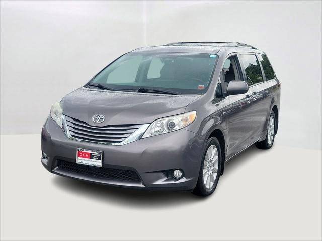 2017 Toyota Sienna XLE AWD photo