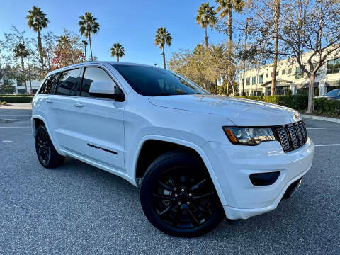2017 Jeep Grand Cherokee Altitude RWD photo