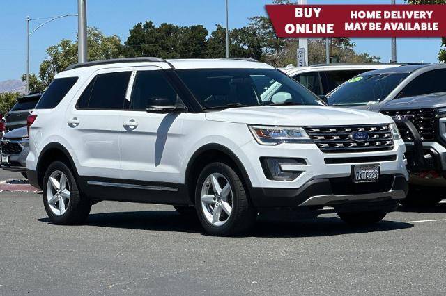 2017 Ford Explorer XLT 4WD photo