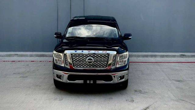 2017 Nissan Titan SV RWD photo