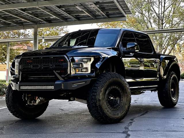 2017 Ford F-150 Raptor 4WD photo
