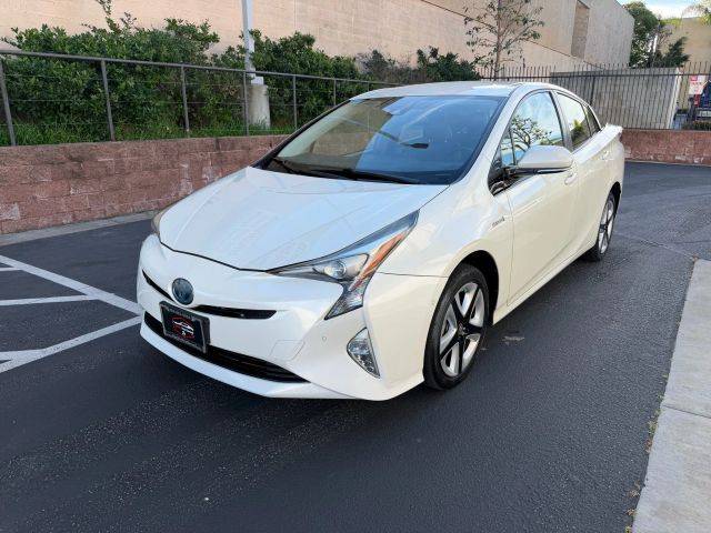 2017 Toyota Prius Four Touring FWD photo