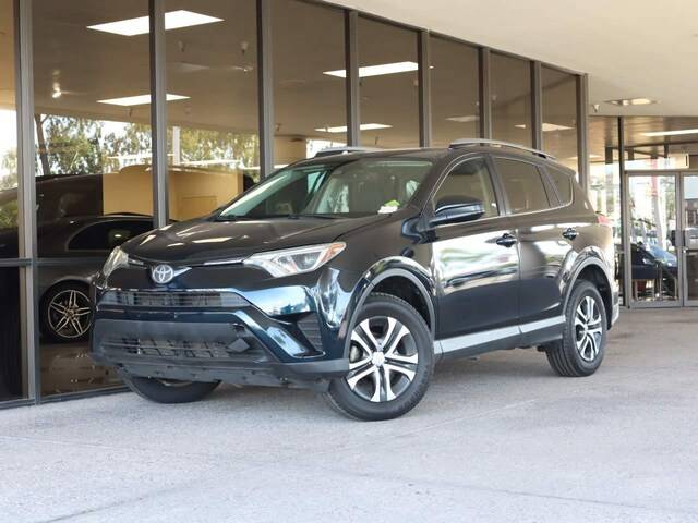 2017 Toyota RAV4 LE FWD photo