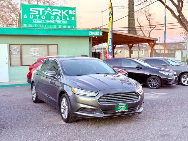 2017 Ford Fusion SE FWD photo