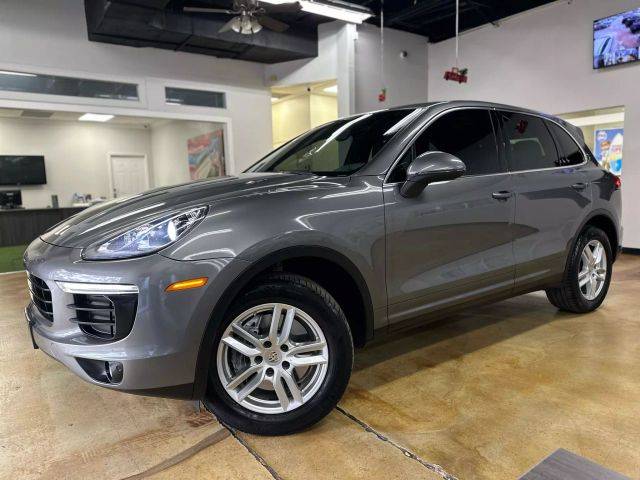 2017 Porsche Cayenne  AWD photo