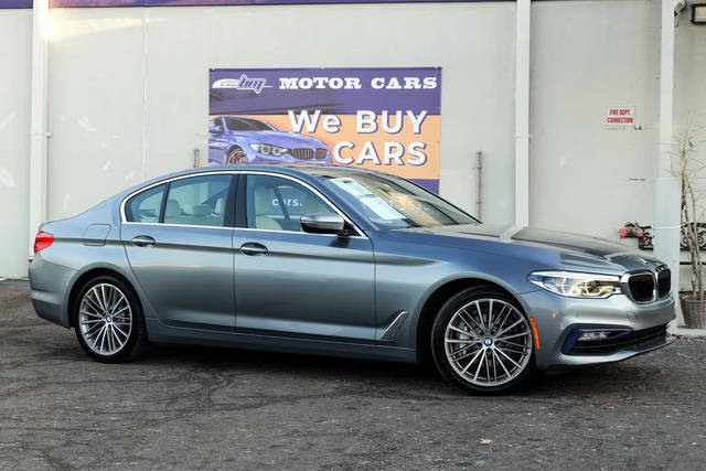 2017 BMW 5 Series 530i xDrive AWD photo