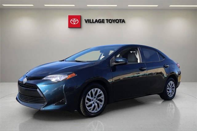 2017 Toyota Corolla LE FWD photo