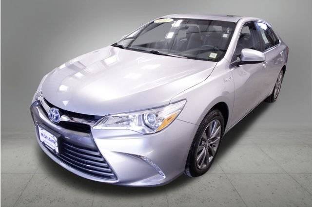 2017 Toyota Camry Hybrid XLE FWD photo