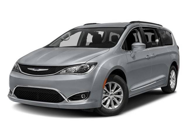 2017 Chrysler Pacifica Minivan Touring-L FWD photo