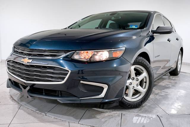2017 Chevrolet Malibu LS FWD photo