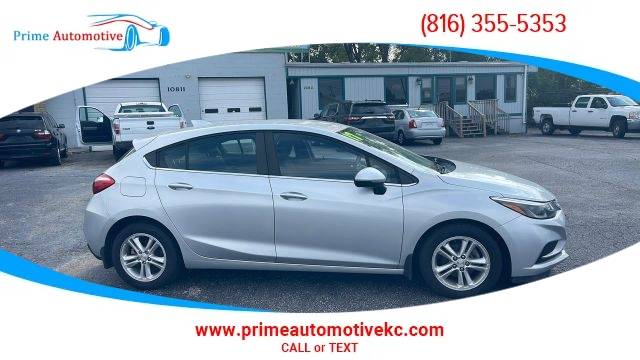 2017 Chevrolet Cruze LT FWD photo