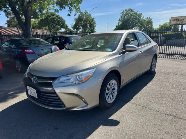 2017 Toyota Camry LE FWD photo