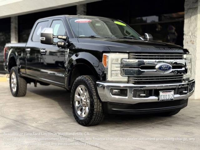 2017 Ford F-250 Super Duty Lariat 4WD photo