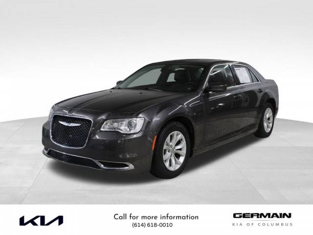 2016 Chrysler 300 Limited RWD photo