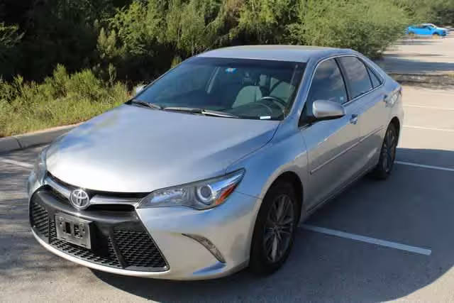 2016 Toyota Camry SE FWD photo