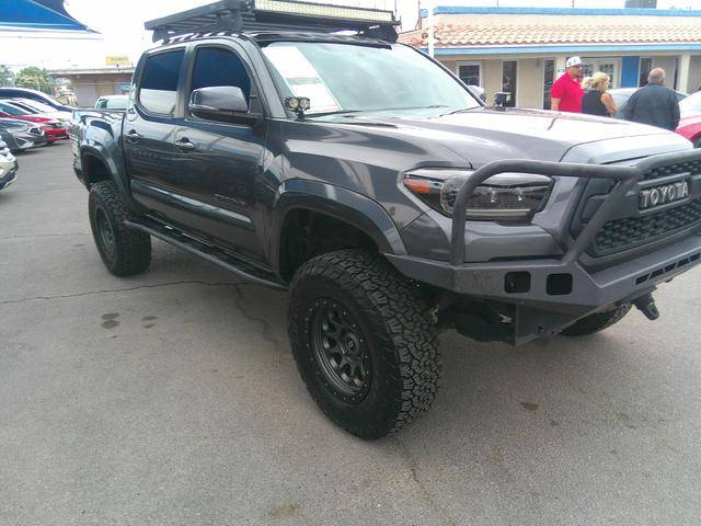 2017 Toyota Tacoma Limited 4WD photo