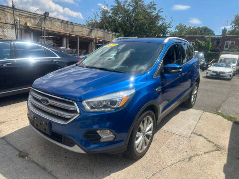 2017 Ford Escape Titanium 4WD photo
