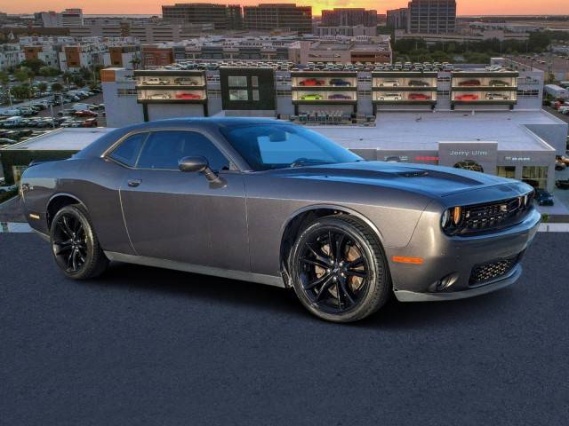 2017 Dodge Challenger SXT Plus RWD photo