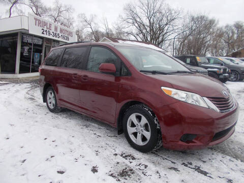 2017 Toyota Sienna LE FWD photo