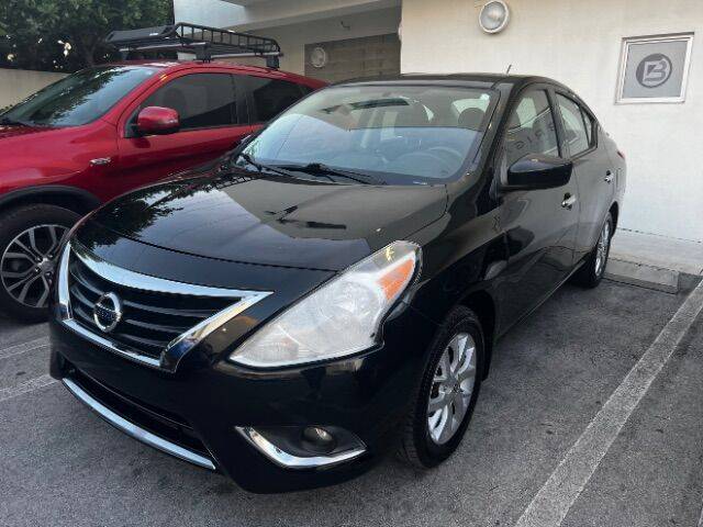 2017 Nissan Versa SV FWD photo