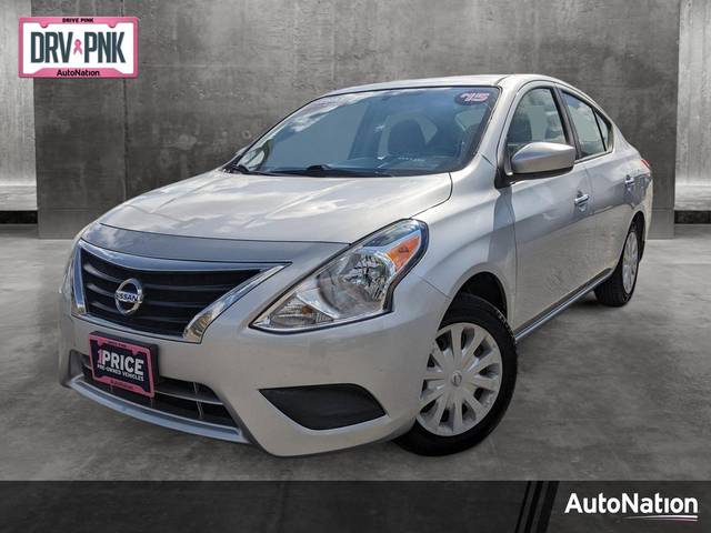 2015 Nissan Versa SV FWD photo