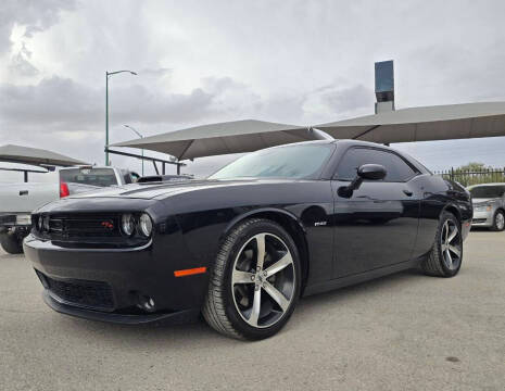 2017 Dodge Challenger R/T Shaker RWD photo