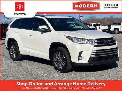 2017 Toyota Highlander XLE FWD photo