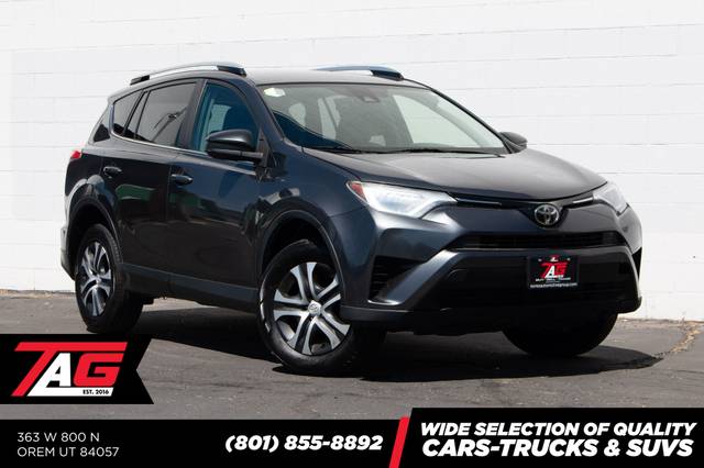 2017 Toyota RAV4 LE FWD photo