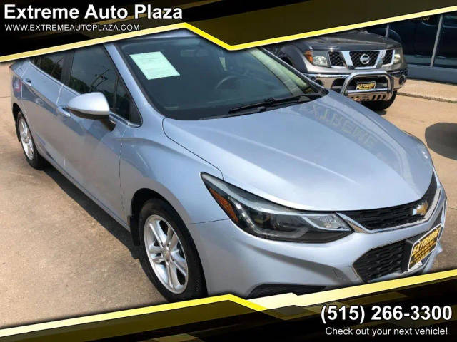 2017 Chevrolet Cruze LT FWD photo