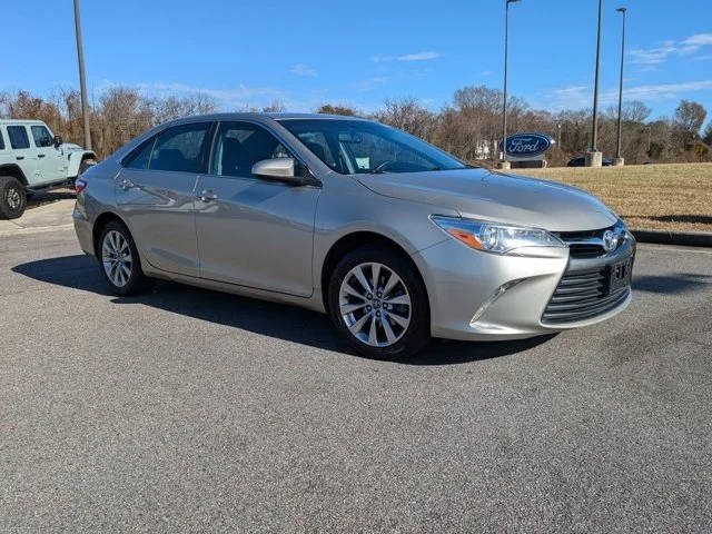 2017 Toyota Camry XLE FWD photo